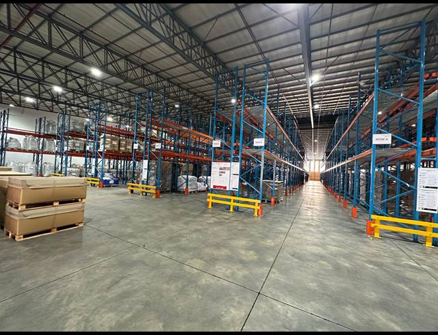 14,590M² WAREHOUSE TO LET IN NORTH RIDING